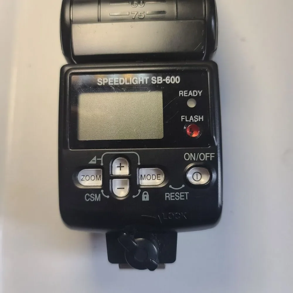 Nikon Speedlight SB-600 Shoe Mount Flash